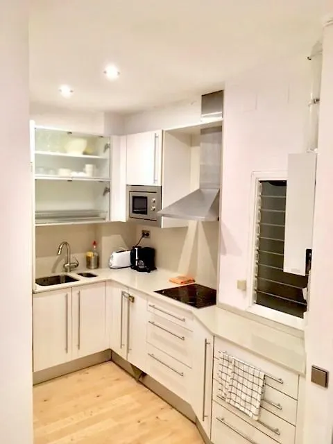 Nice Apartment In The Middle Of Born Barcelona Spain